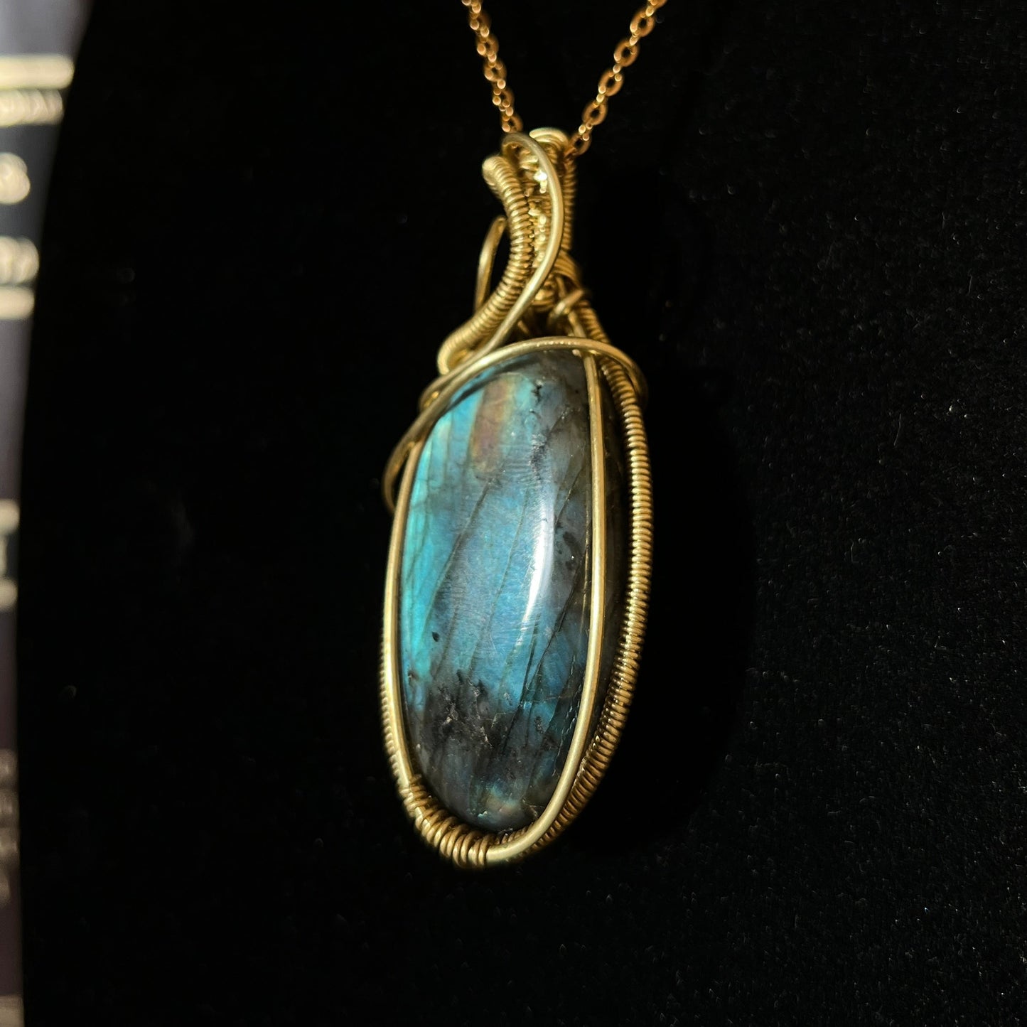 Diseña tu colgante/choker Sorgin