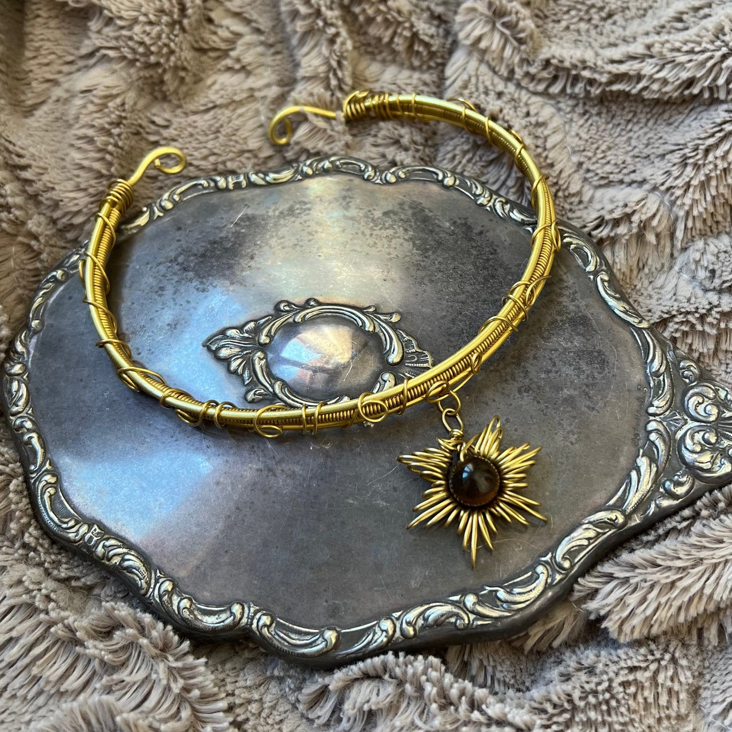 Diseña tu colgante/choker Sorgin